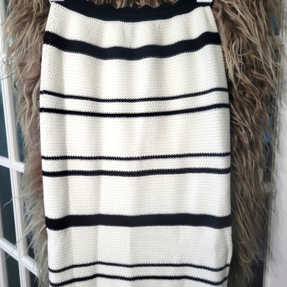 Crochet Maxi Skirt - Picture 2 of 2